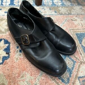 Vintage 90s black leather dark academia loafers